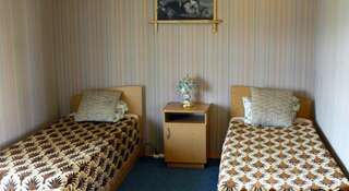Гостевой дом Маленький рай Севастополь Бюджетный двухместный номер с 2 отдельными кроватями-1